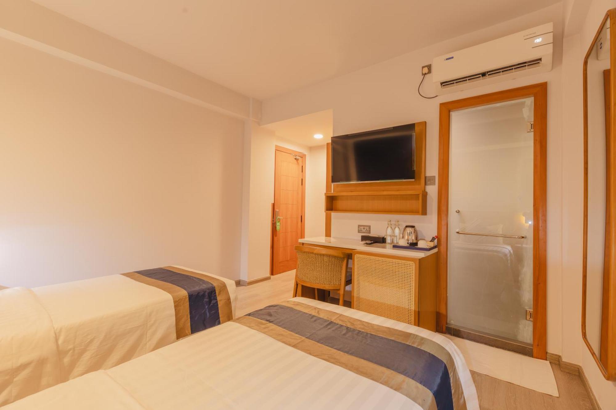 Umet Seaview Hotel With Free Airport Pick Up And Drop T&C Apply Male Exterior foto